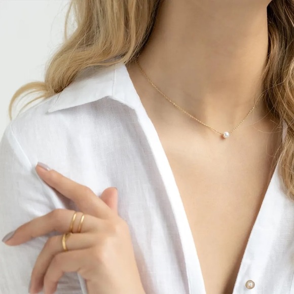 ⚜️[𝟯/$𝟭𝟴]⚜️NEW Tiny Pearl Stainless Steel Necklace - Picture 5 of 15